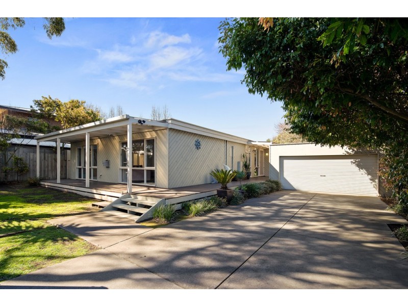 1 Iona Court, Cowes VIC 3922