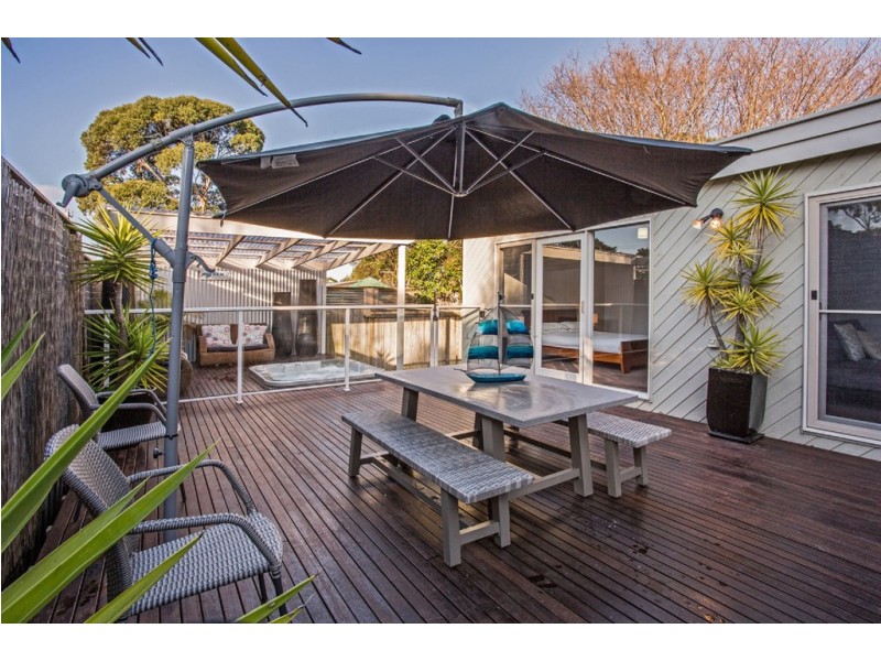 1 Iona Court, Cowes VIC 3922