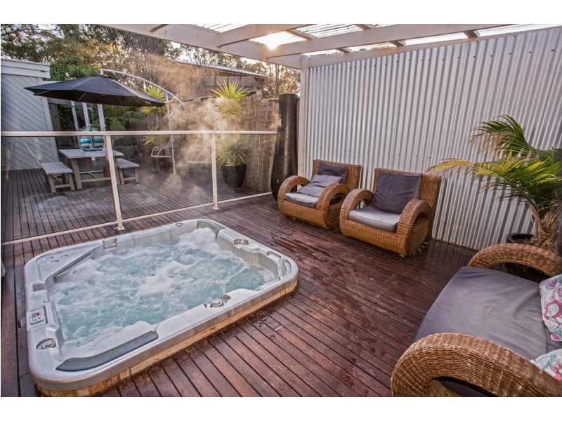 1 Iona Court, Cowes VIC 3922