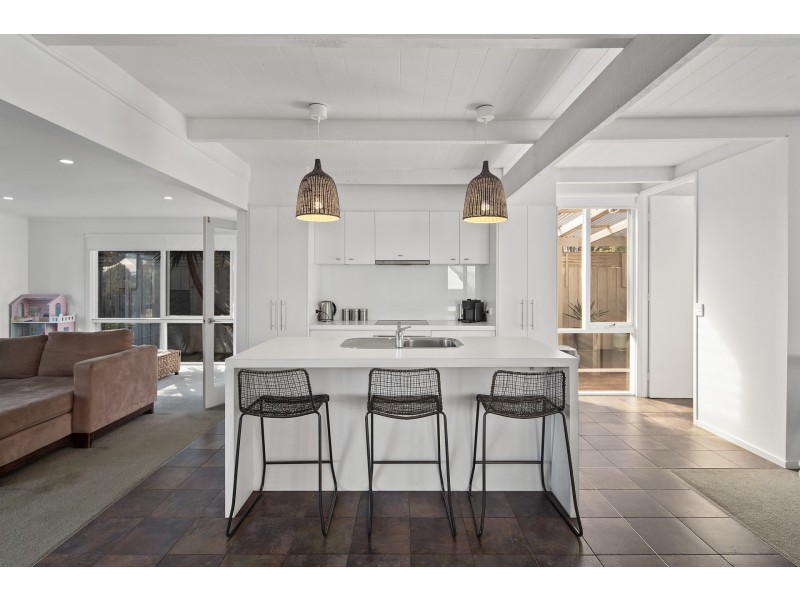 1 Iona Court, Cowes VIC 3922