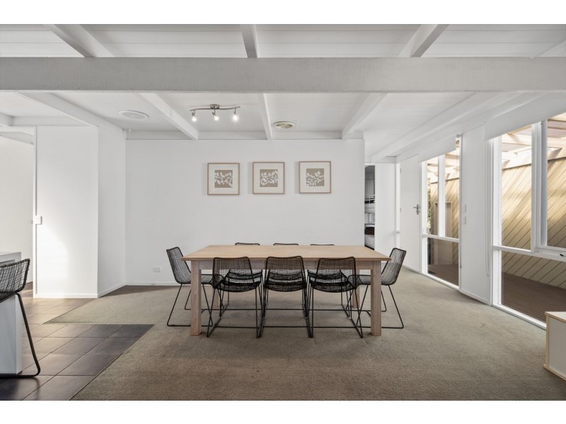 1 Iona Court, Cowes VIC 3922