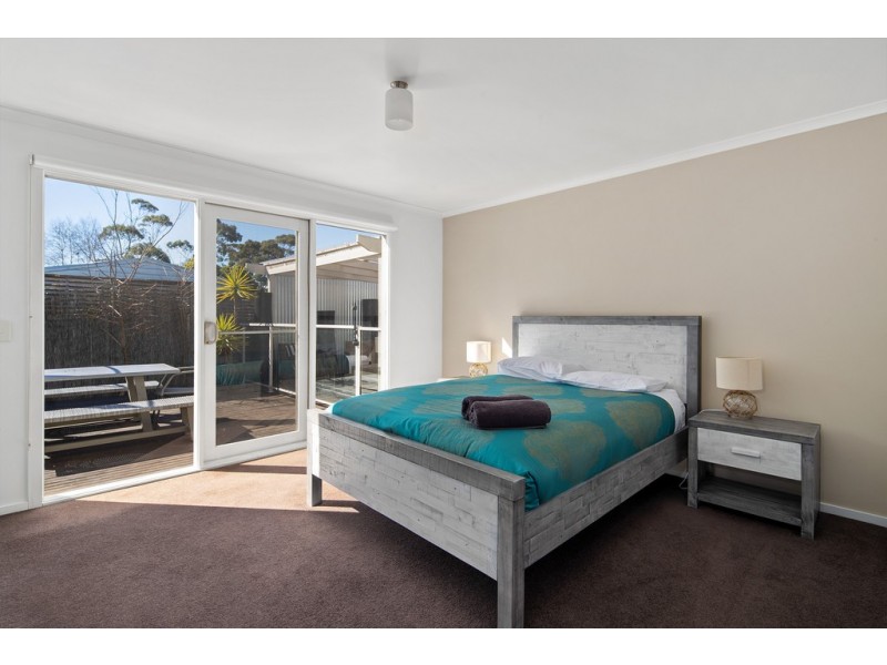 1 Iona Court, Cowes VIC 3922