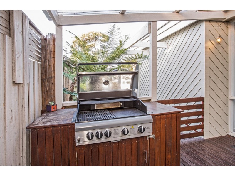 1 Iona Court, Cowes VIC 3922