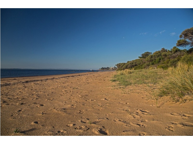 1 Iona Court, Cowes VIC 3922