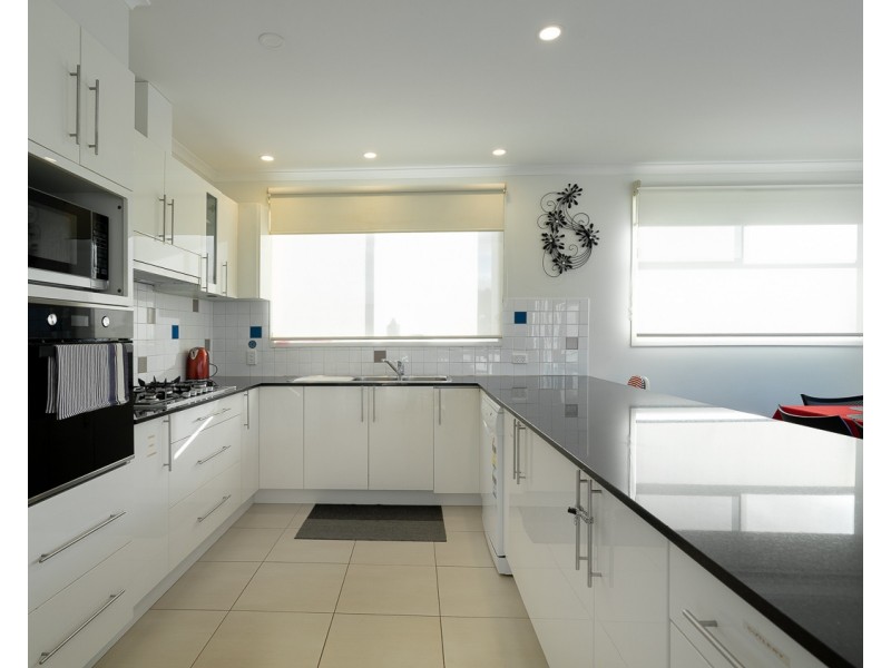 9 Parrakoola Way, Cowes VIC 3922