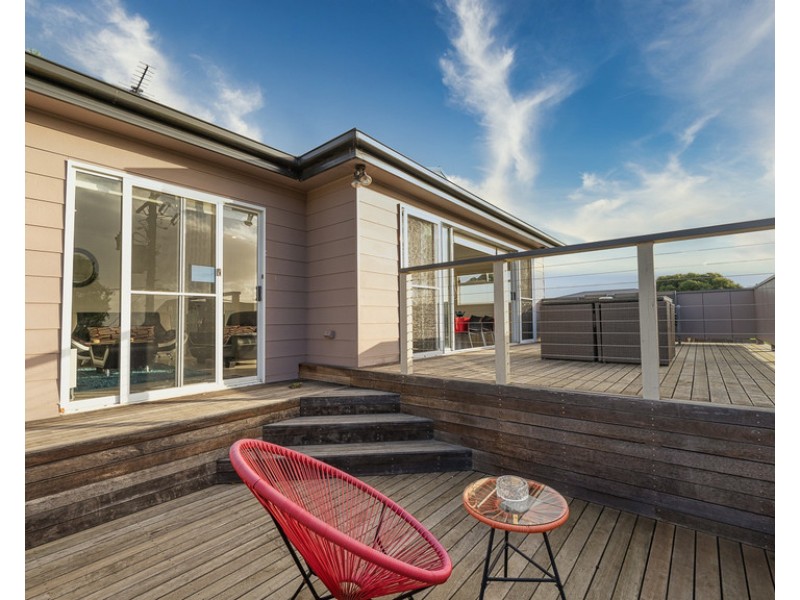 9 Parrakoola Way, Cowes VIC 3922