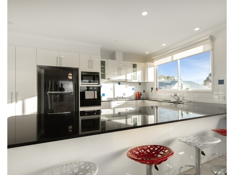 9 Parrakoola Way, Cowes VIC 3922