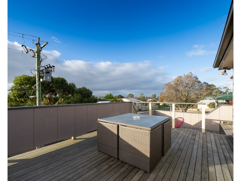 9 Parrakoola Way, Cowes VIC 3922