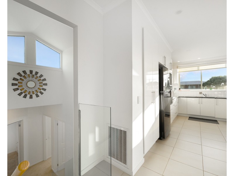 9 Parrakoola Way, Cowes VIC 3922