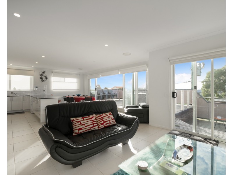 9 Parrakoola Way, Cowes VIC 3922