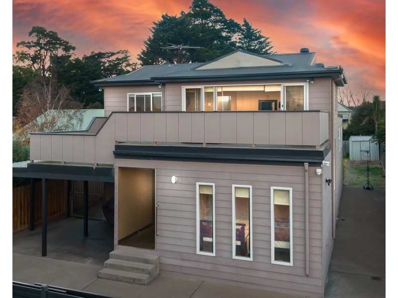 9 Parrakoola Way, Cowes VIC 3922