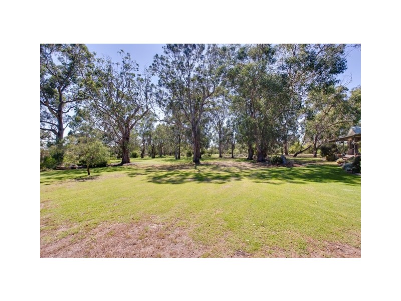 15 Jeury Court, Cowes VIC 3922