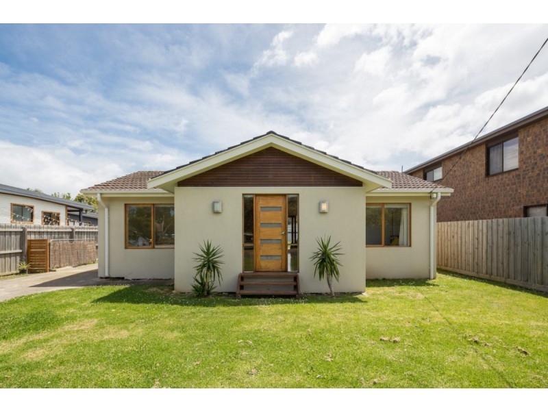 27 Phillip Island Road, Newhaven VIC 3925