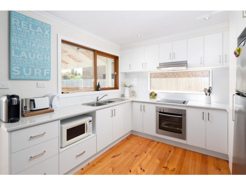 27 Phillip Island Road, Newhaven VIC 3925