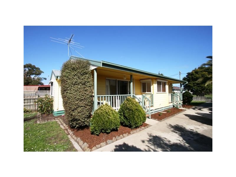 7 Lansell Road, Cowes VIC 3922