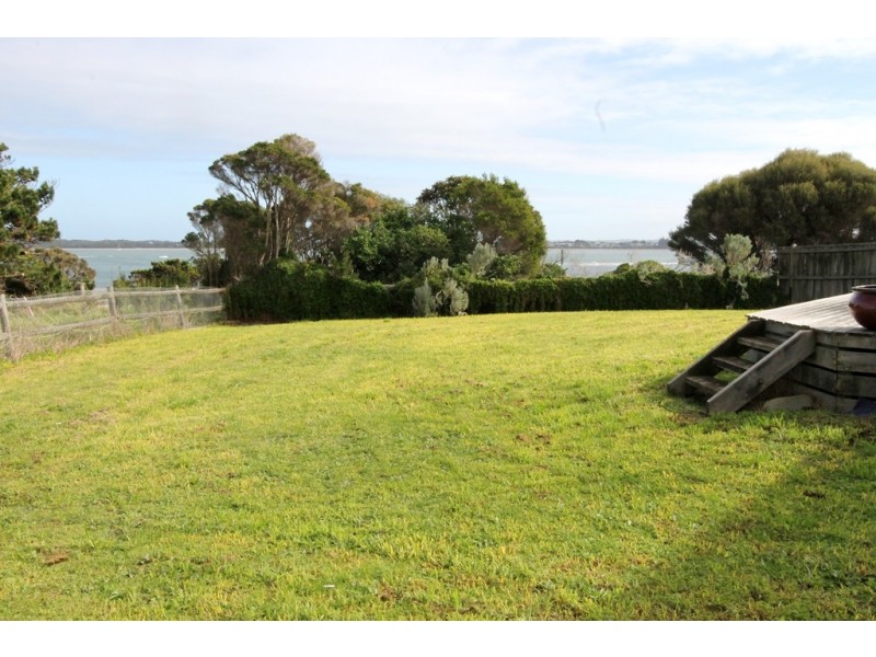 19 Oceanview Drive, San Remo VIC 3925