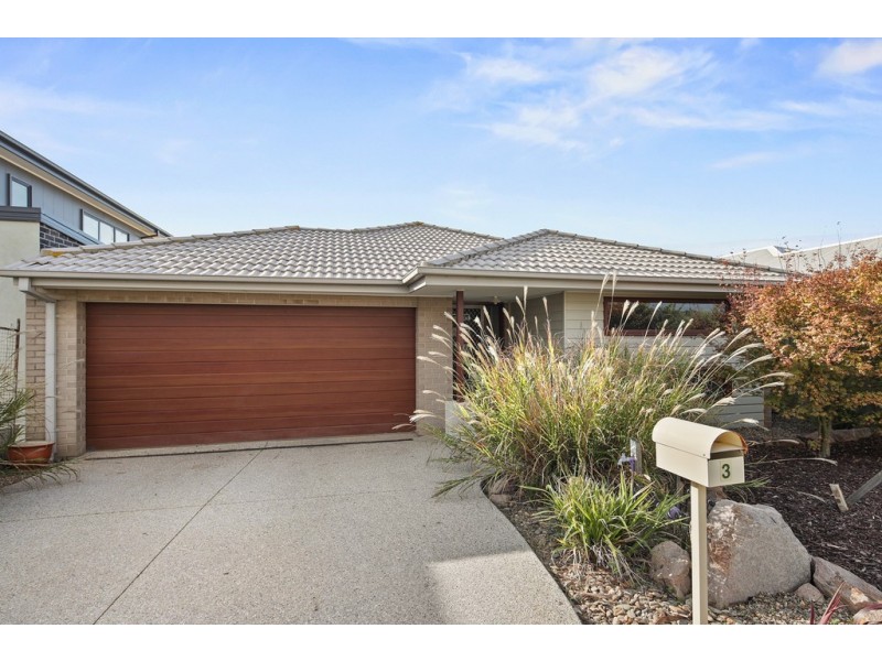 3 Dunes Road, Cowes VIC 3922