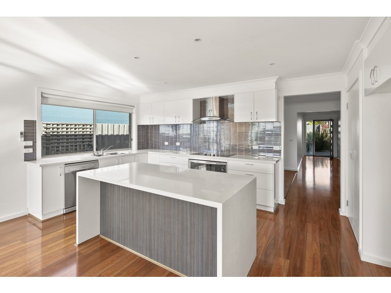 3 Dunes Road, Cowes VIC 3922