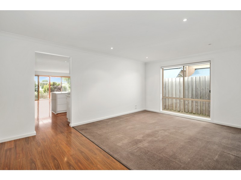 3 Dunes Road, Cowes VIC 3922