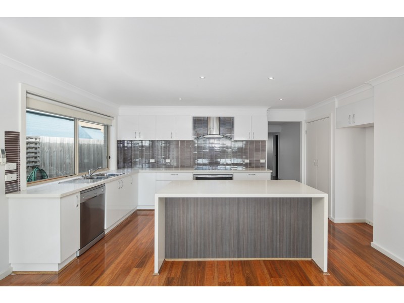 3 Dunes Road, Cowes VIC 3922