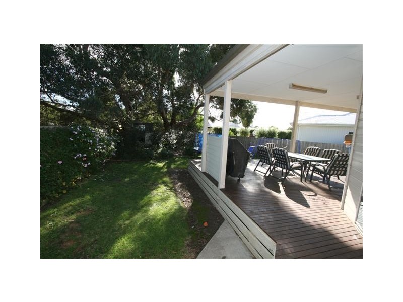 8 Wattle Close, Cowes VIC 3922