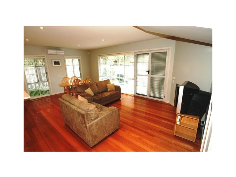 1/37 Stradbroke Avenue, Cowes VIC 3922