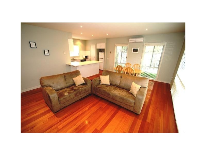 1/37 Stradbroke Avenue, Cowes VIC 3922