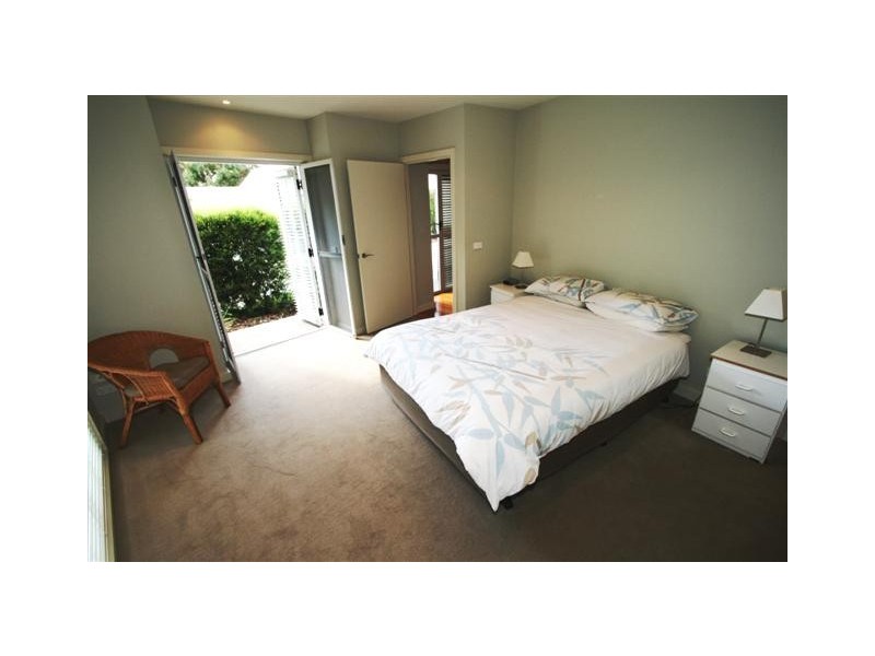 1/37 Stradbroke Avenue, Cowes VIC 3922