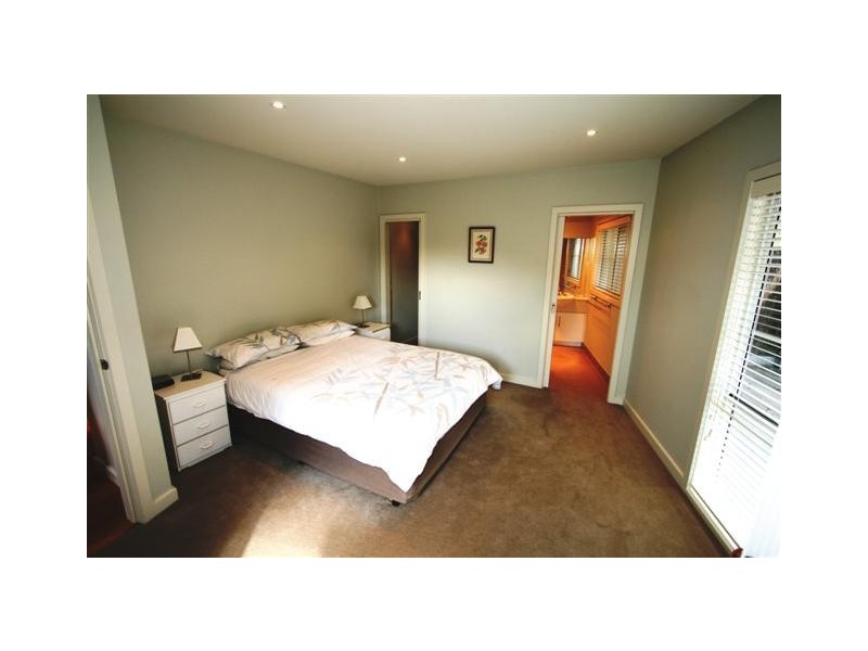 1/37 Stradbroke Avenue, Cowes VIC 3922