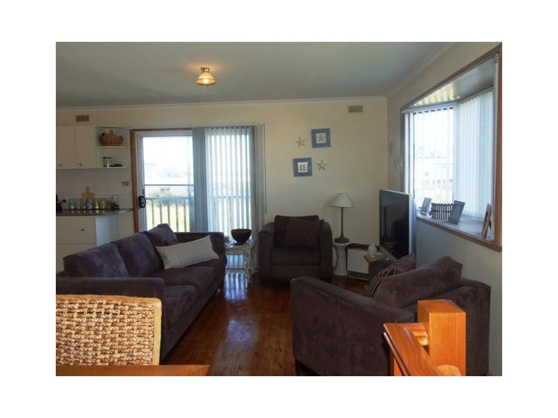 16 Page Ave, Surf Beach VIC 3922