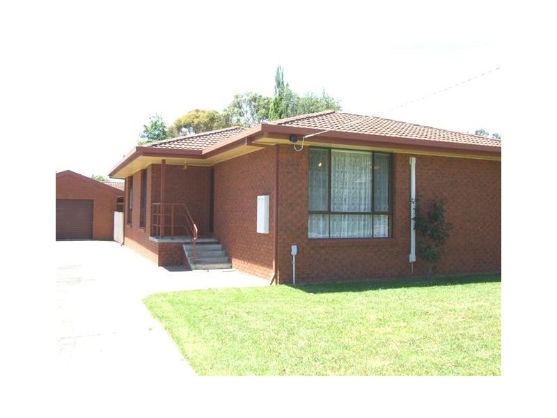 31 Birdwood Ave, Cowes VIC 3922