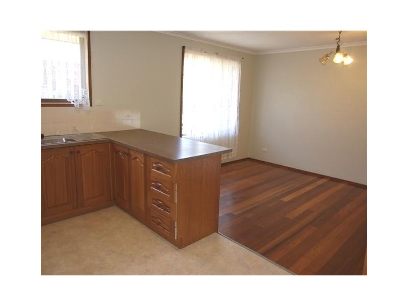 31 Birdwood Ave, Cowes VIC 3922