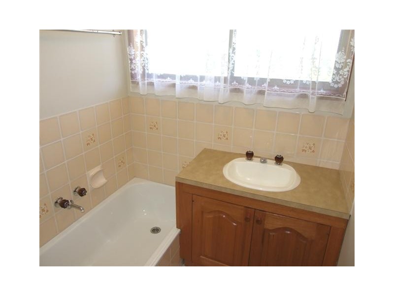 31 Birdwood Ave, Cowes VIC 3922