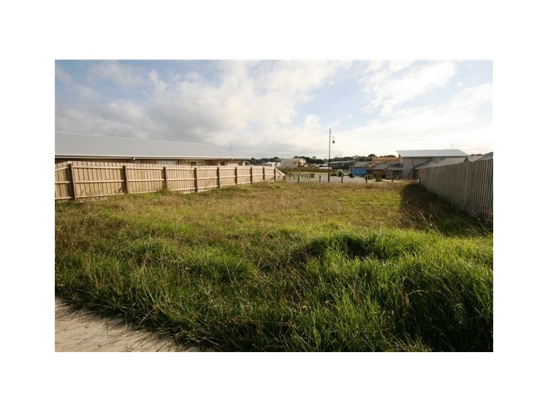 9 Dunes Road, Cowes VIC 3922