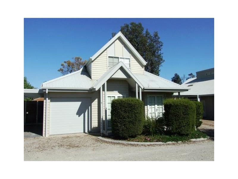 1/37 Stradbroke Avenue, Cowes VIC 3922