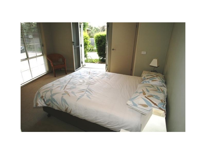 1/37 Stradbroke Avenue, Cowes VIC 3922