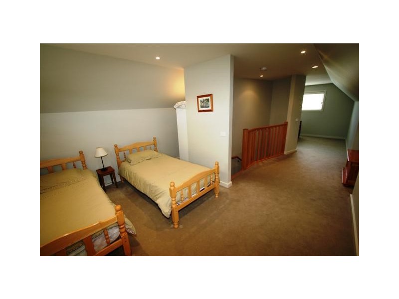 1/37 Stradbroke Avenue, Cowes VIC 3922