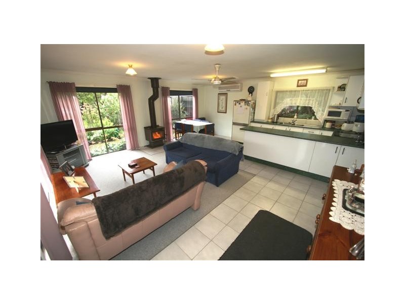 22 Jenner Avenue, Cowes VIC 3922