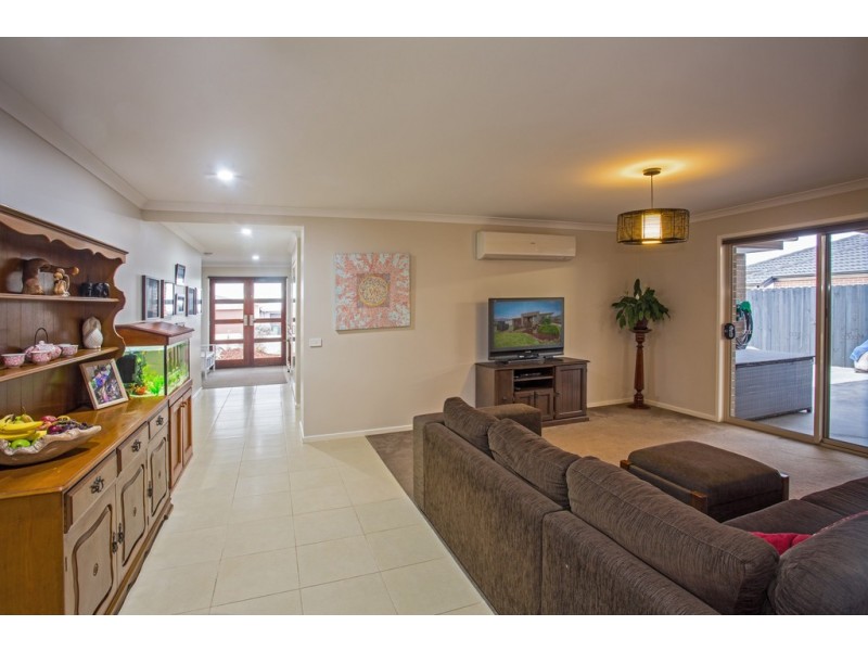 10 Dunes Road, Cowes VIC 3922
