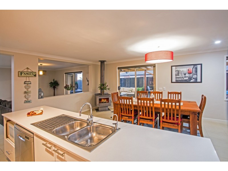 10 Dunes Road, Cowes VIC 3922