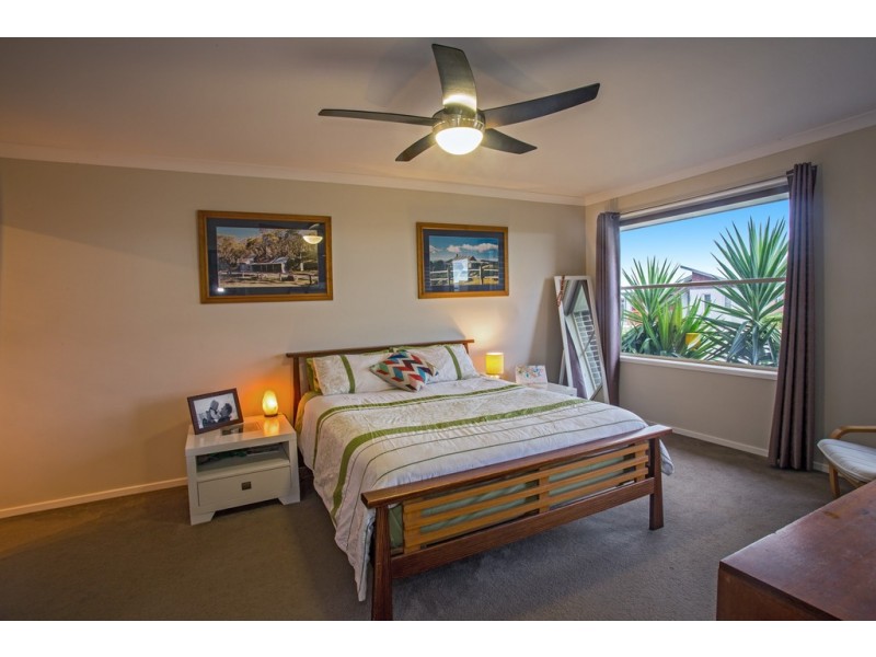10 Dunes Road, Cowes VIC 3922