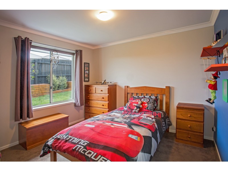 10 Dunes Road, Cowes VIC 3922