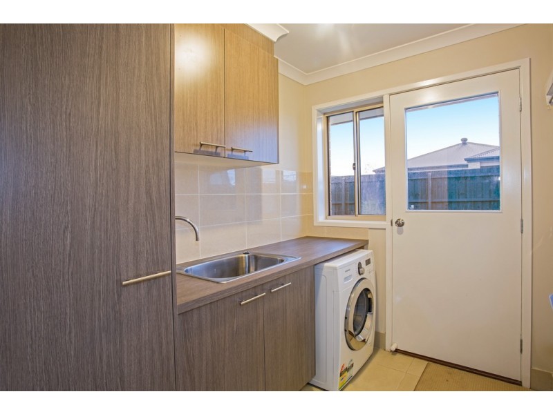 10 Dunes Road, Cowes VIC 3922