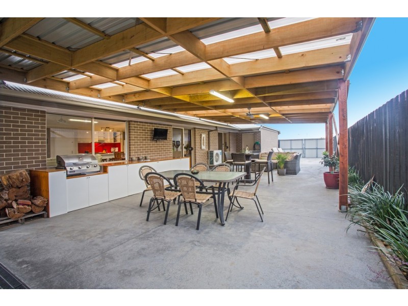10 Dunes Road, Cowes VIC 3922