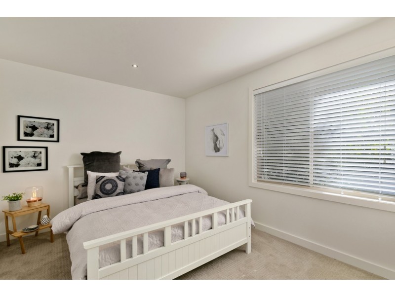 2/283 Settlement Road, Cowes VIC 3922