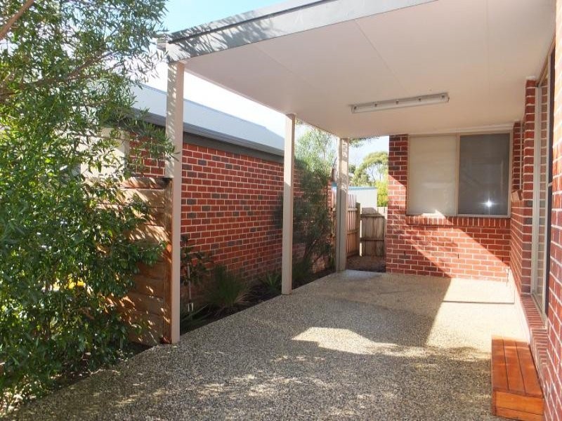 2/283 Settlement Road, Cowes VIC 3922