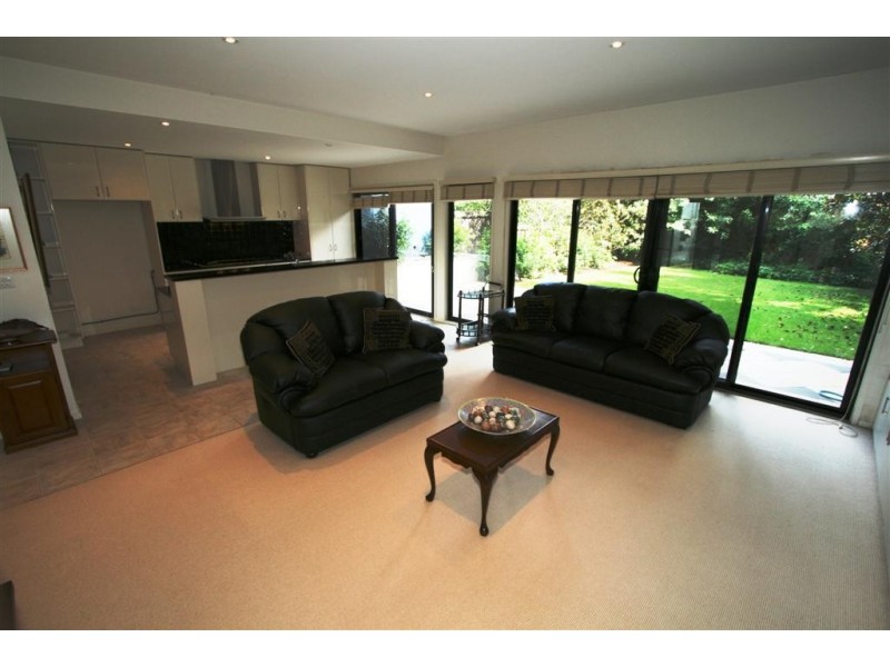 2 Gordon Street, Cowes VIC 3922