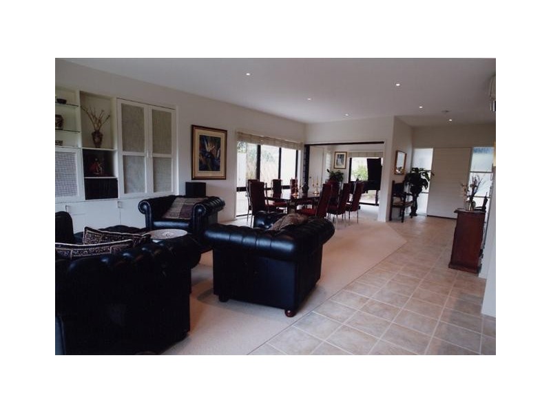 2 Gordon Street, Cowes VIC 3922