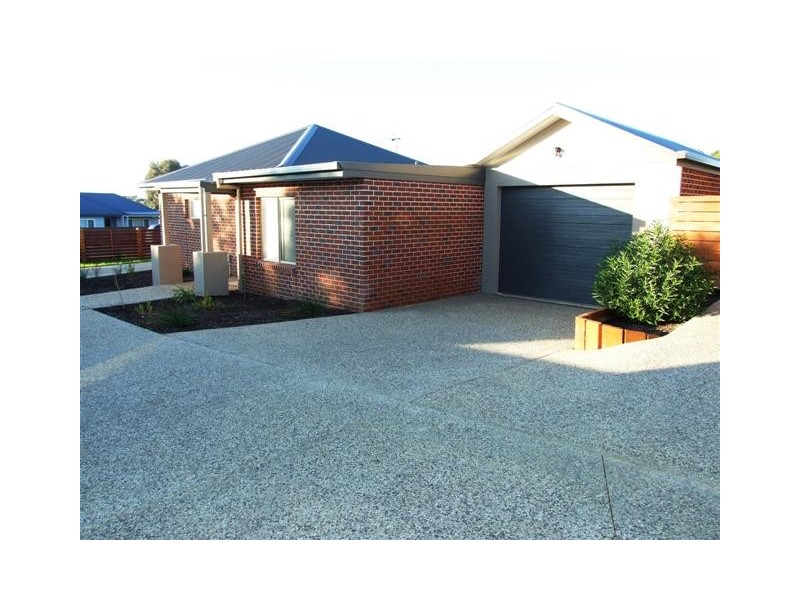 2/283 Settlement Road, Cowes VIC 3922