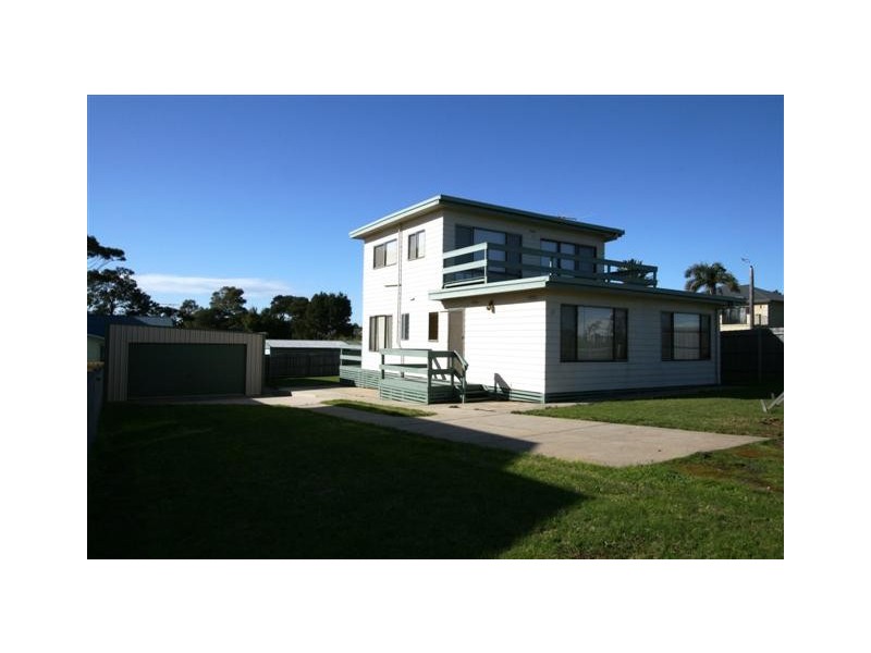 111 Justice Road, Cowes VIC 3922